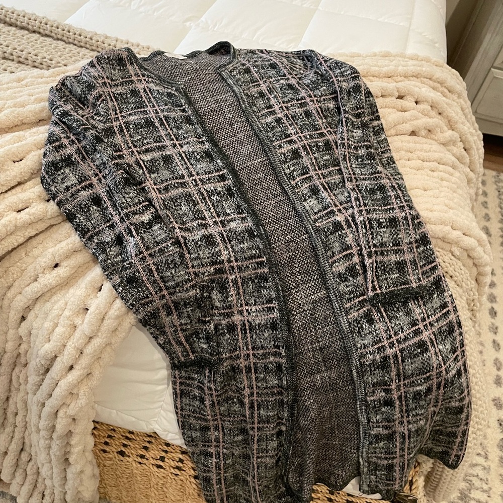 Long lightweight sweater